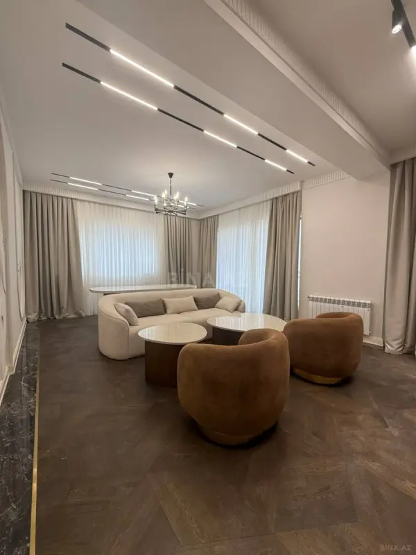 Satılır 3 otaqlı mənzil 163 m²