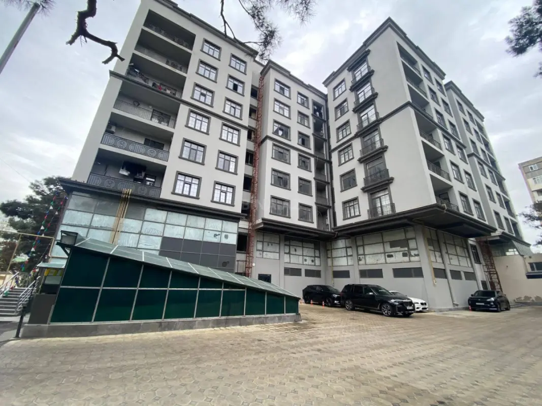Satılır 3 otaqlı mənzil 115 m²