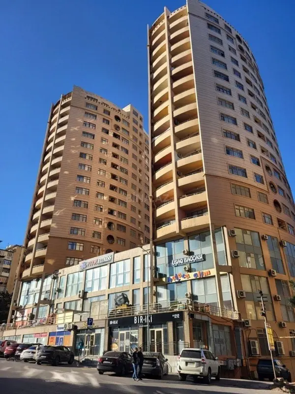 Satılır obyekt 77 m²