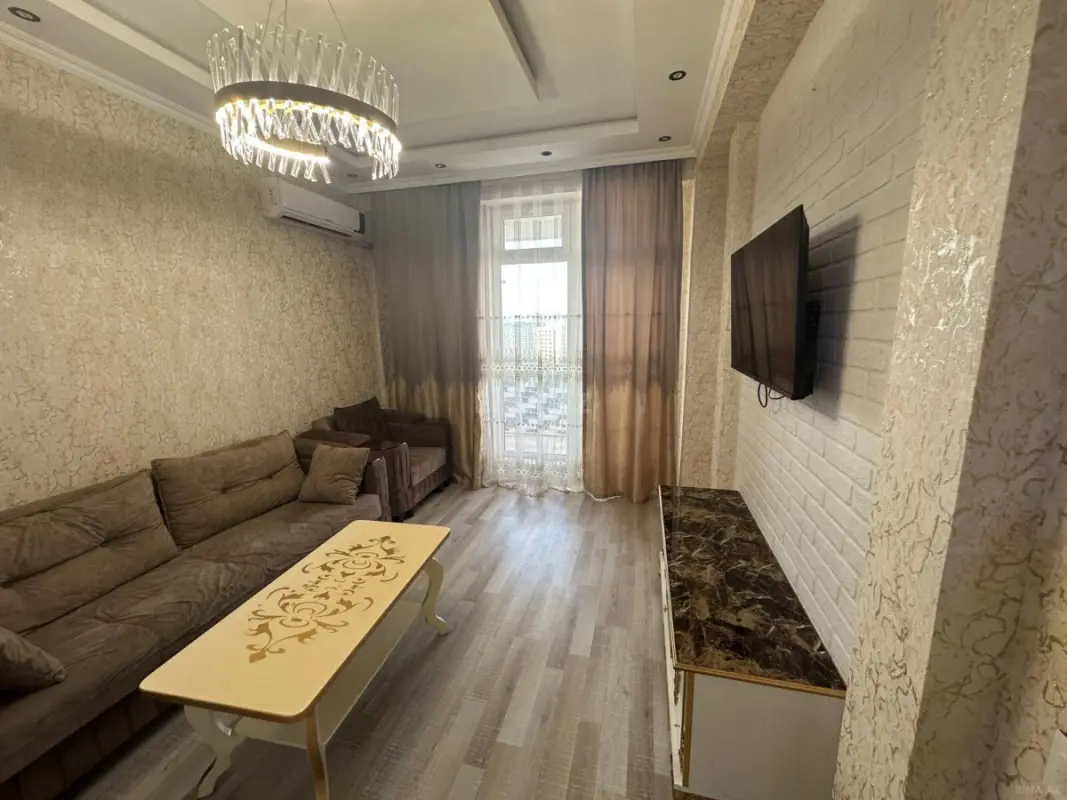 Kirayə verilir 2 otaqlı mənzil 70 m²