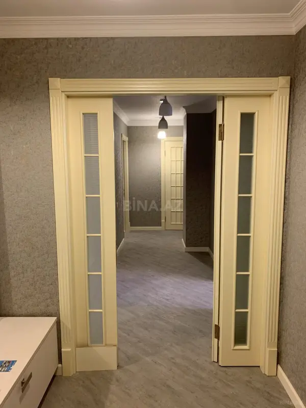 Satılır 4 otaqlı mənzil 160 m²