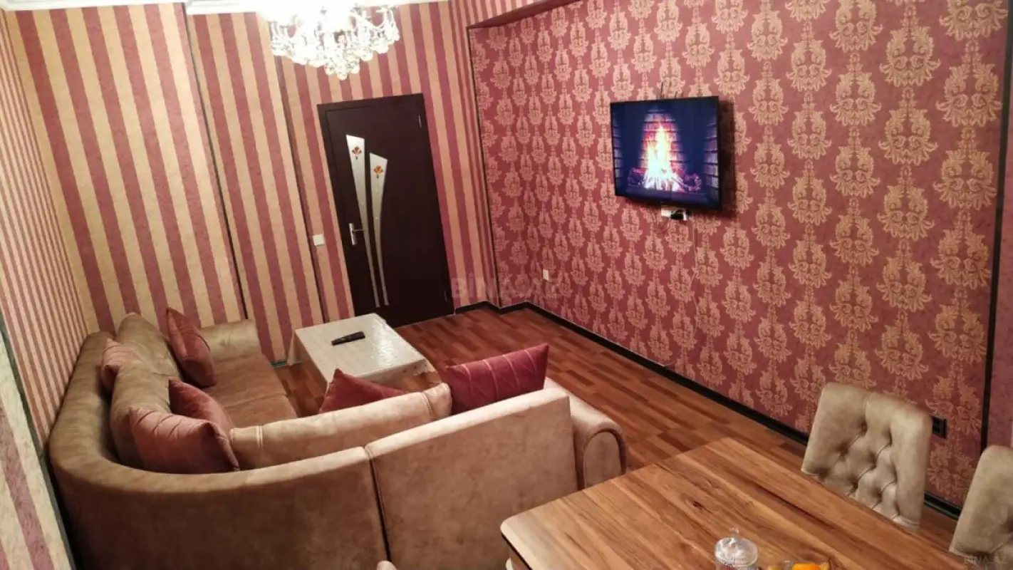 Satılır 2 otaqlı mənzil 82 m²