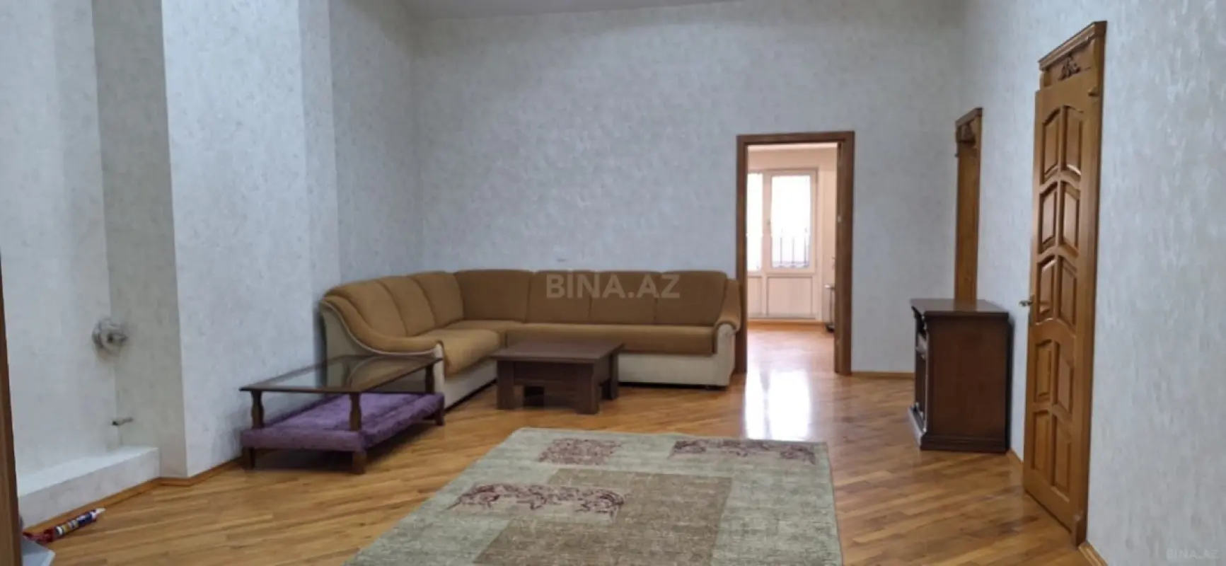 Kirayə verilir 4 otaqlı mənzil 140 m²