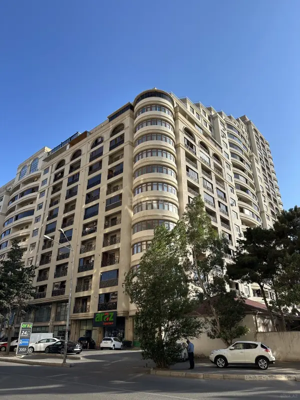 Satılır 2 otaqlı mənzil 78 m²