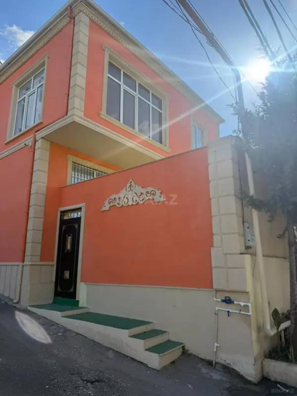 Satılır 4 otaqlı həyət evi 140 m²