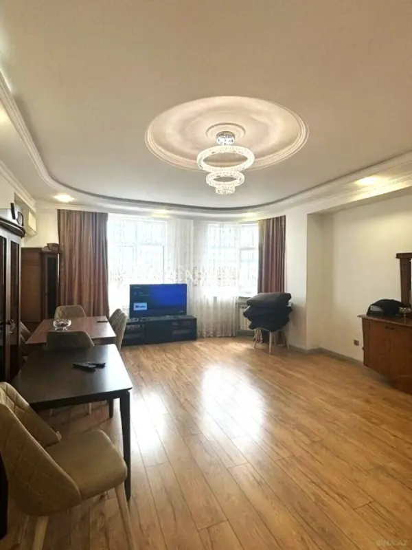 Satılır 3 otaqlı mənzil 127 m²