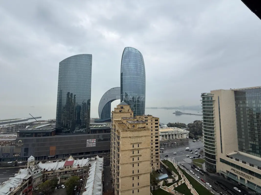 Kirayə verilir 3 otaqlı mənzil 135 m²
