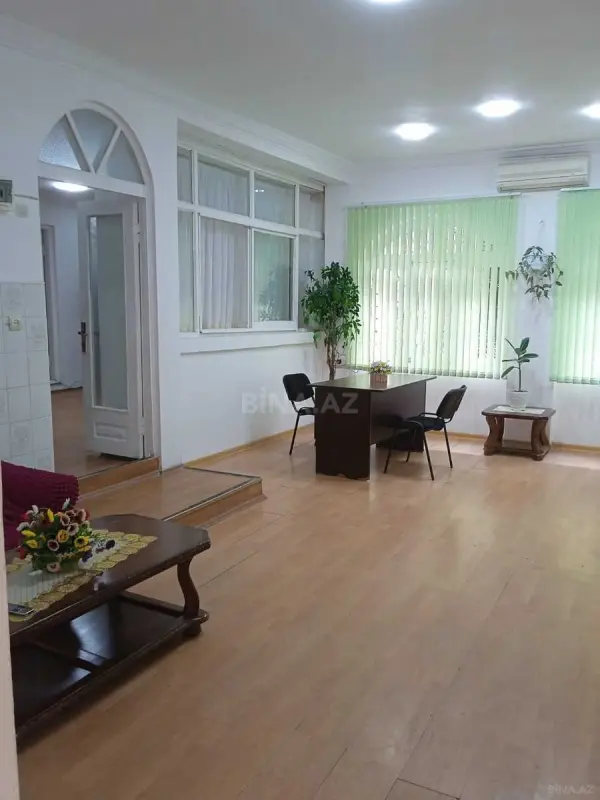 Kirayə verilir 4 otaqlı ofis 80 m²
