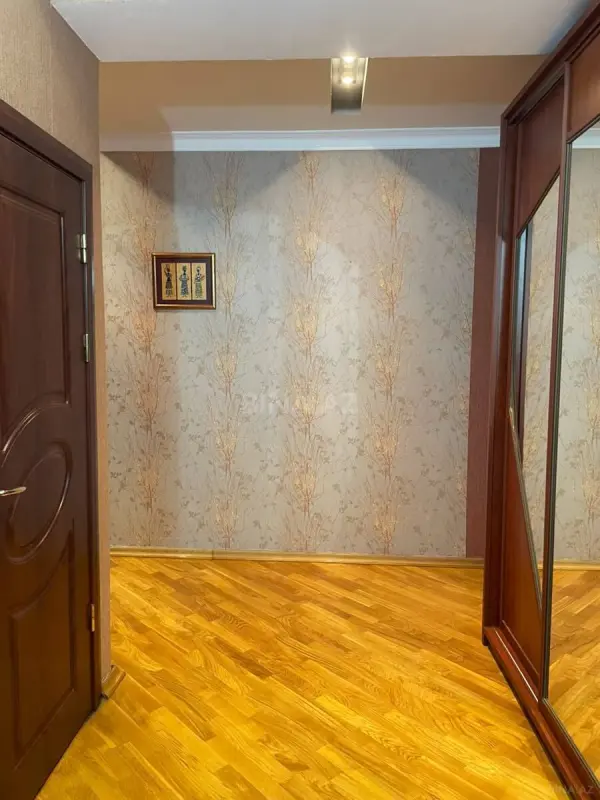 Kirayə verilir 3 otaqlı mənzil 118 m²