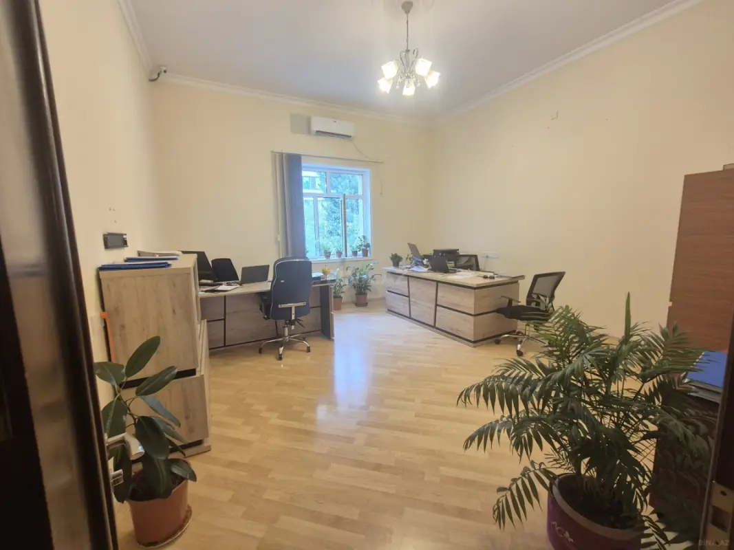 Kirayə verilir 3 otaqlı ofis 130 m²