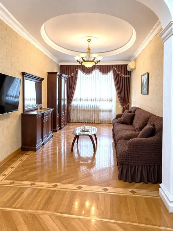 Satılır 3 otaqlı mənzil 130 m²