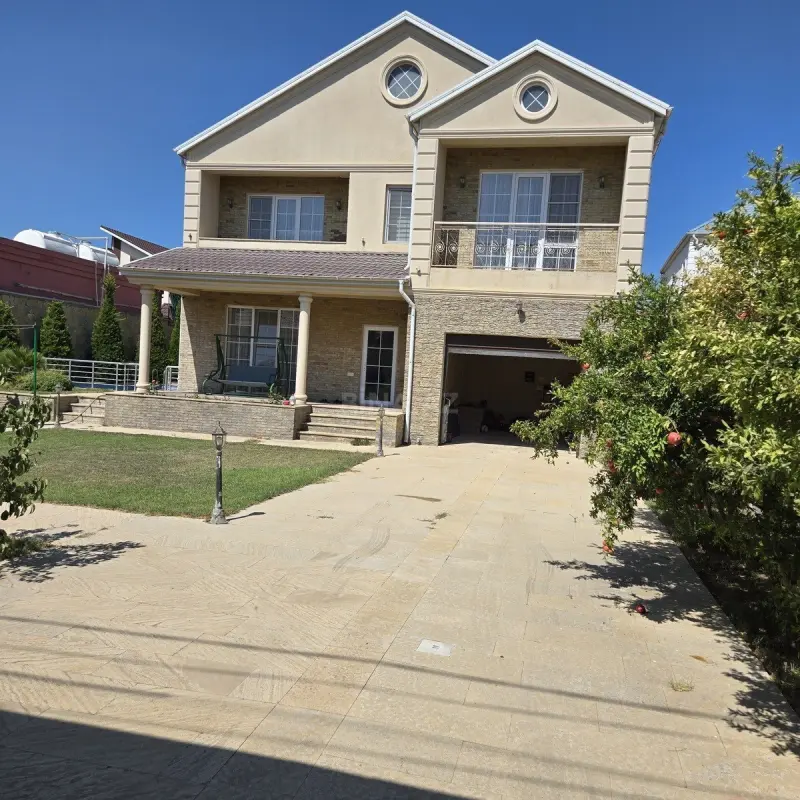 Satılır 6 otaqlı həyət evi 210 m²
