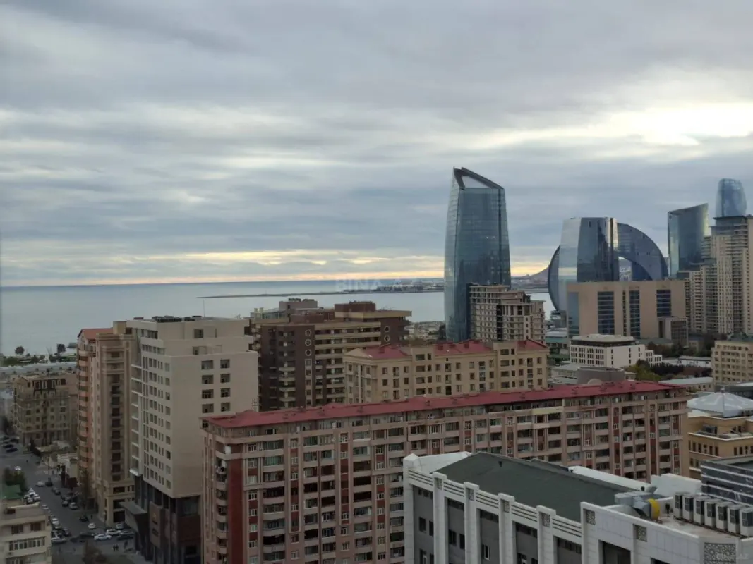 Kirayə verilir 2 otaqlı mənzil 110 m²