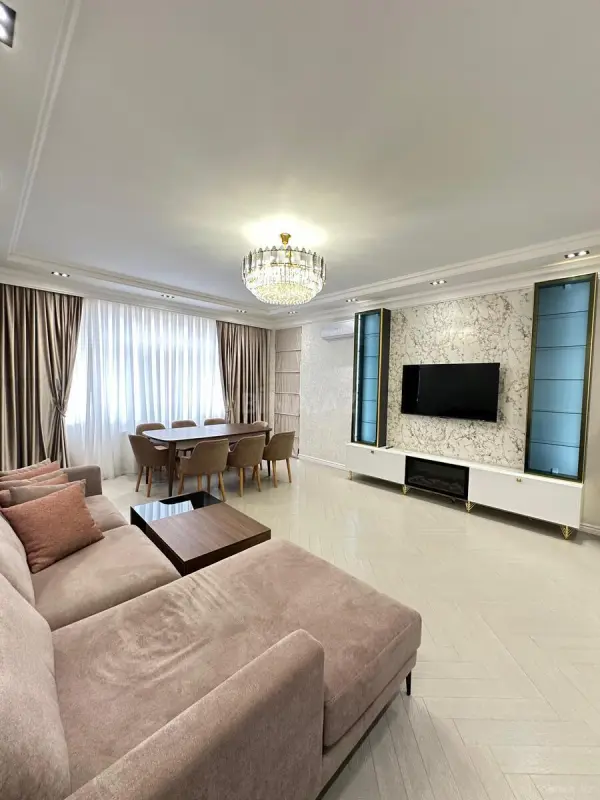 Satılır 2 otaqlı mənzil 110 m²