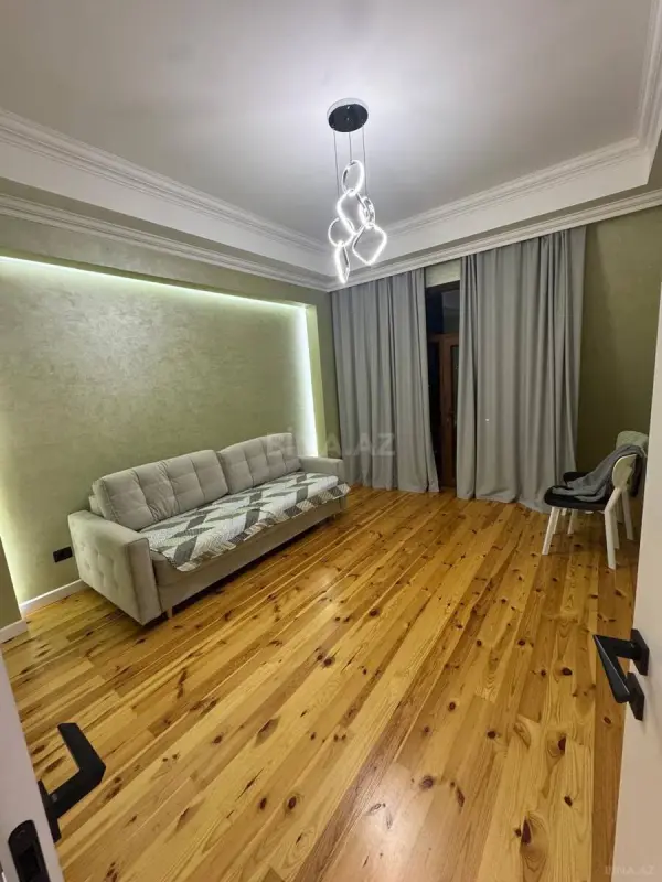 Kirayə verilir 2 otaqlı mənzil 80 m²
