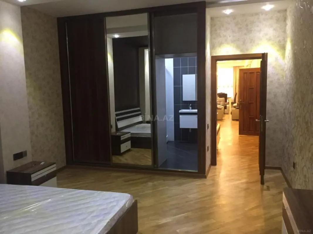 Kirayə verilir 3 otaqlı mənzil 140 m²