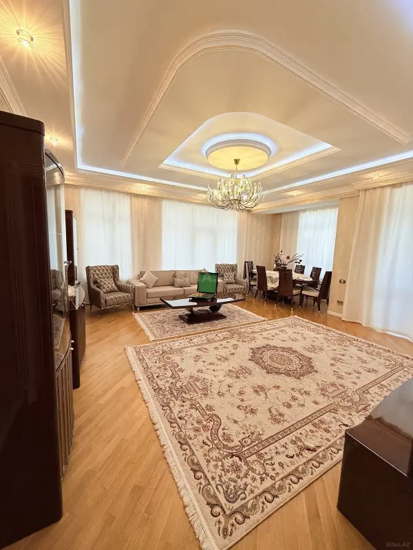 Satılır 3 otaqlı mənzil 170 m²