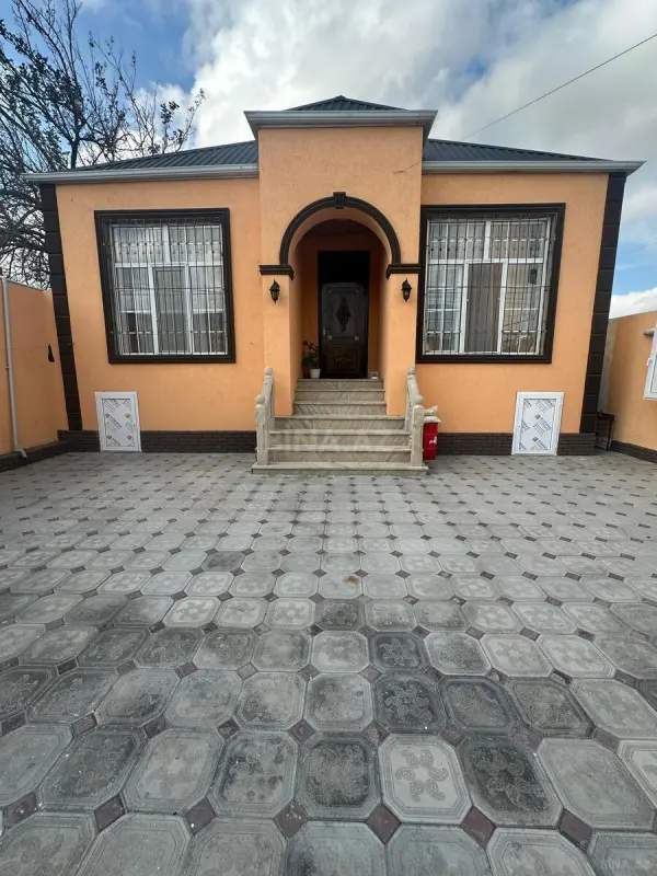 Satılır 4 otaqlı həyət evi 120 m²