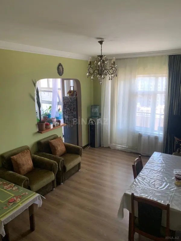 Satılır 5 otaqlı mənzil 120 m²