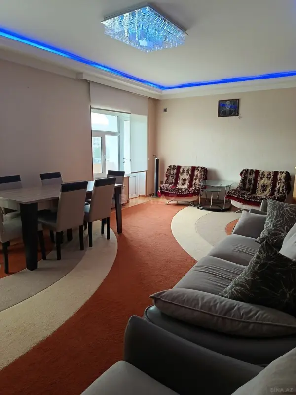 Satılır 4 otaqlı mənzil 150 m²