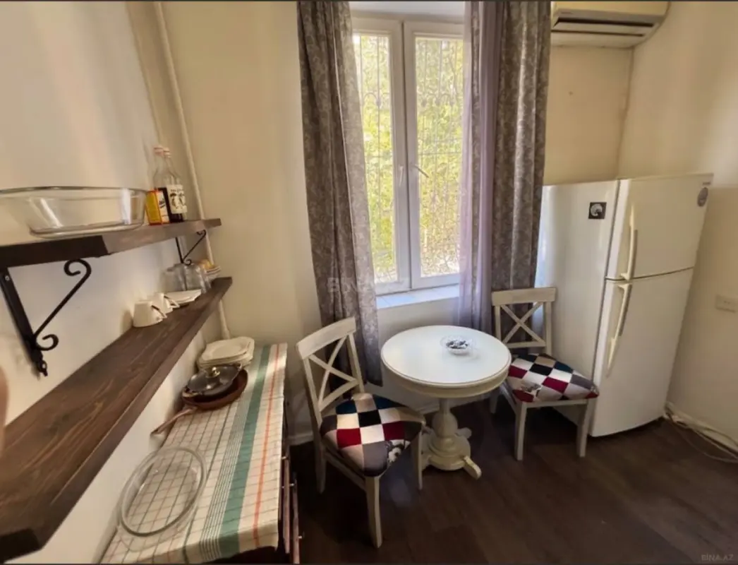 Kirayə verilir 2 otaqlı mənzil 70 m²