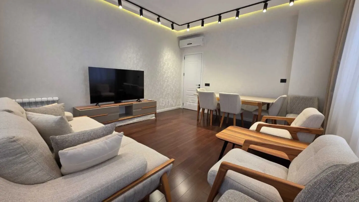 Kirayə verilir 3 otaqlı mənzil 120 m²