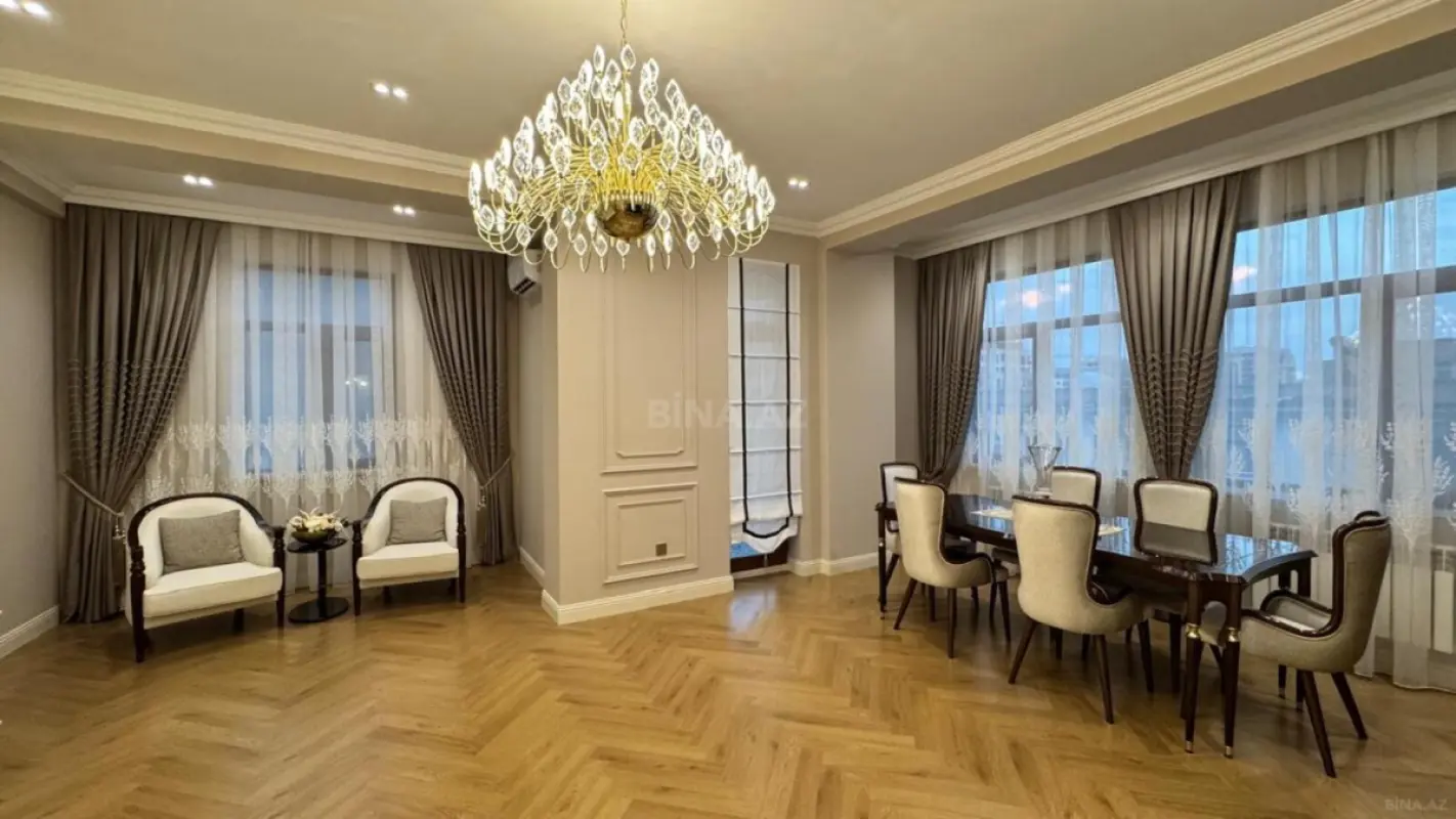 Satılır 3 otaqlı mənzil 150 m²