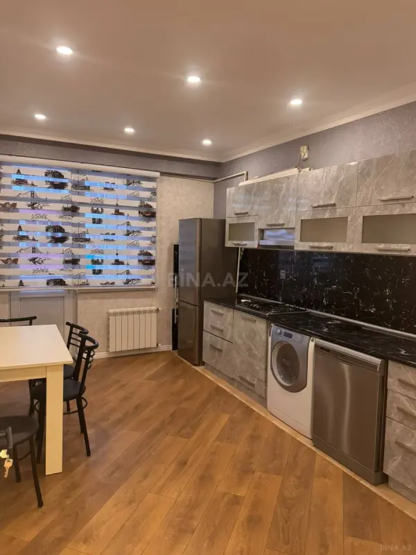 Kirayə verilir 2 otaqlı mənzil 99 m²