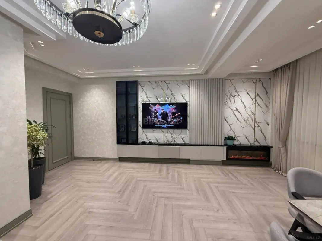 Satılır 3 otaqlı mənzil 142 m²
