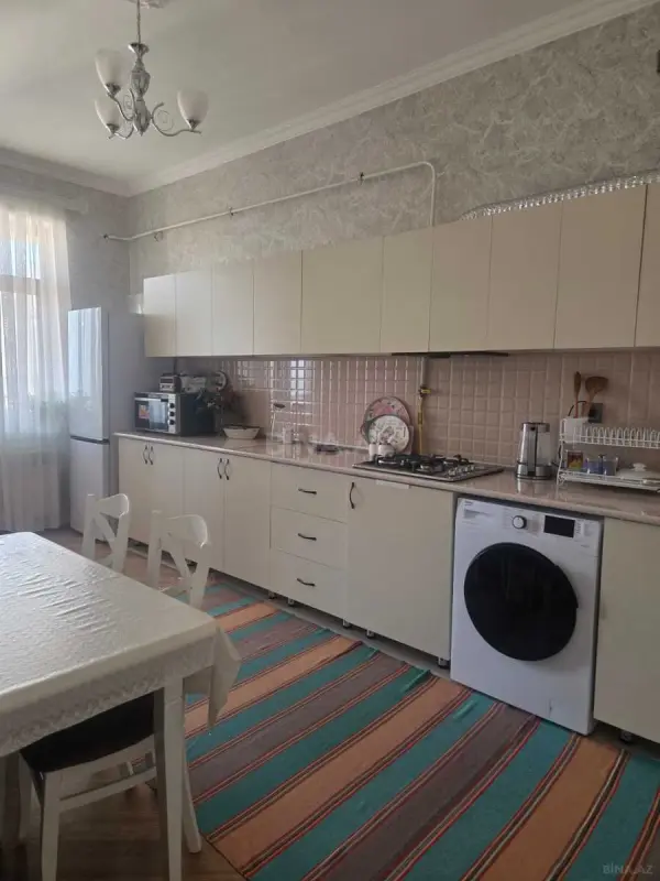 Satılır 2 otaqlı mənzil 82 m²
