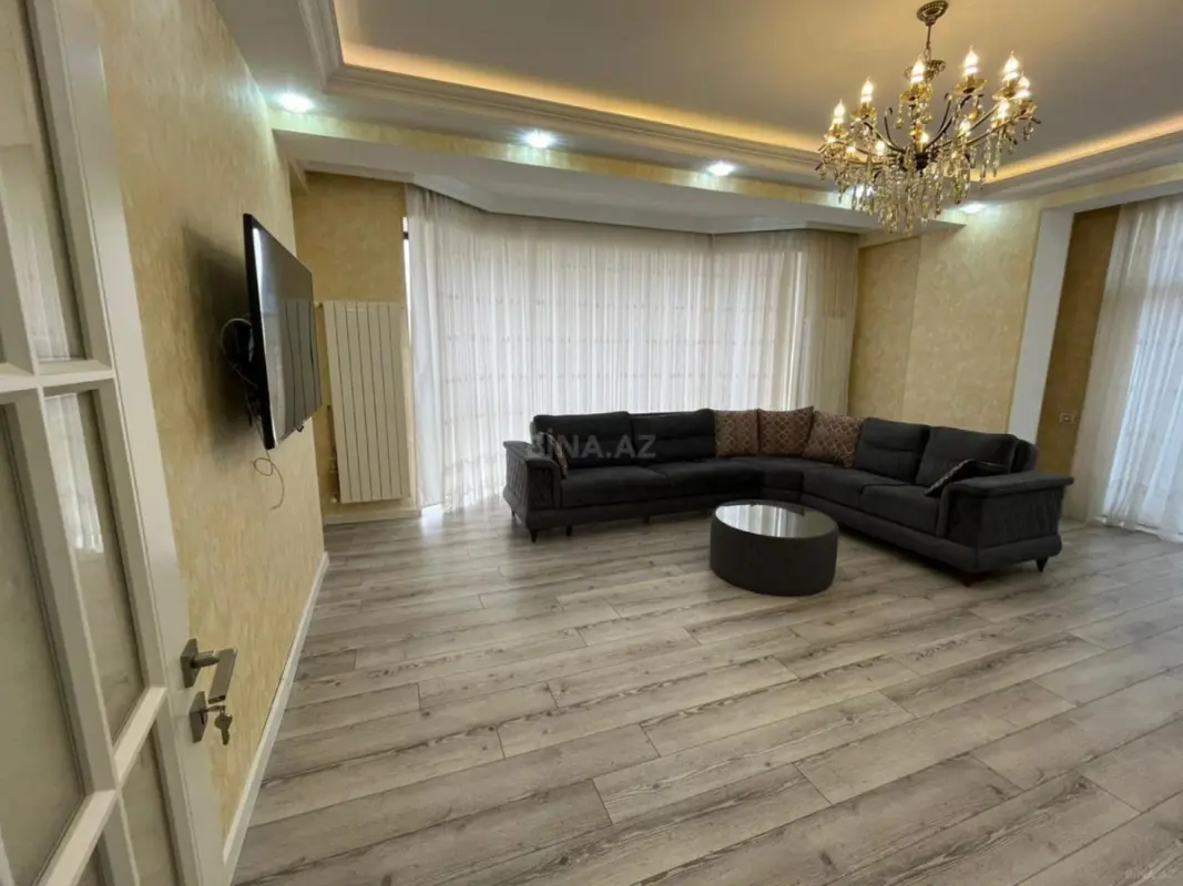 Kirayə verilir 3 otaqlı mənzil 140 m²