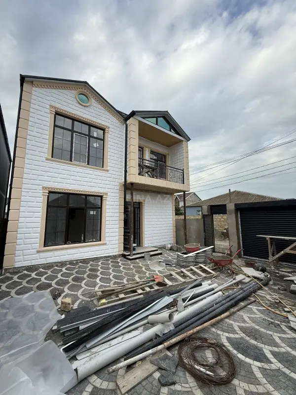 Satılır 4 otaqlı həyət evi 160 m²