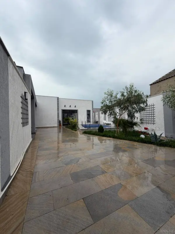 Satılır 4 otaqlı həyət evi 140 m²