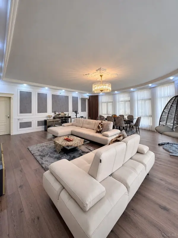 Satılır 3 otaqlı mənzil 157 m²