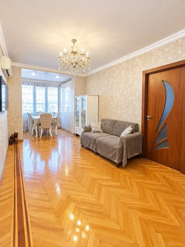 Satılır 4 otaqlı mənzil 100 m²