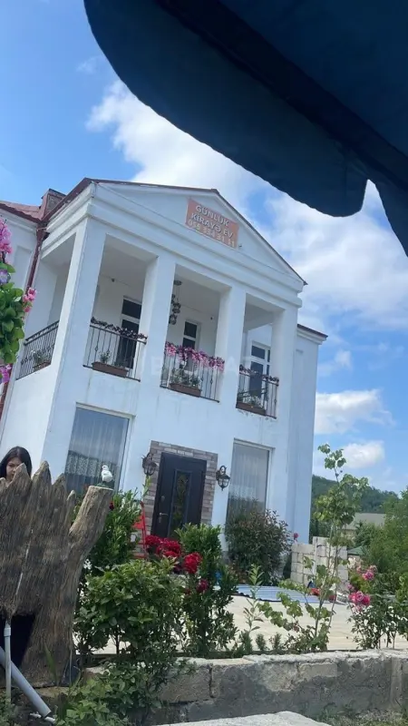Satılır 4 otaqlı həyət evi 200 m²