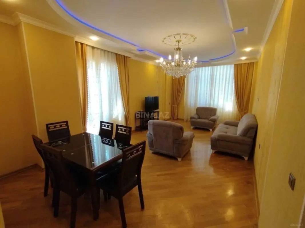 Kirayə verilir 3 otaqlı mənzil 150 m²