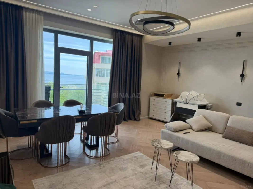 Kirayə verilir 2 otaqlı mənzil 101 m²