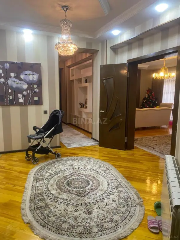 Kirayə verilir 3 otaqlı mənzil 134 m²