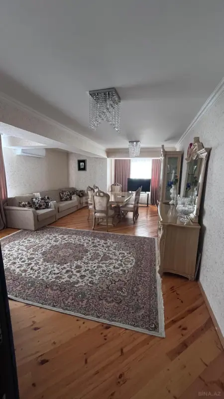 Satılır 3 otaqlı mənzil 140 m²
