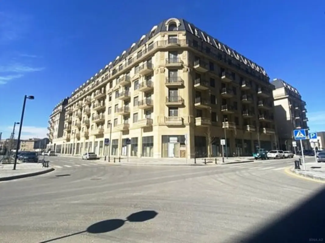 Satılır 4 otaqlı mənzil 147 m²