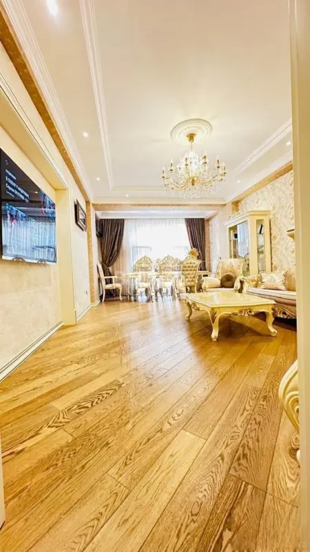 Satılır 3 otaqlı mənzil 168 m²
