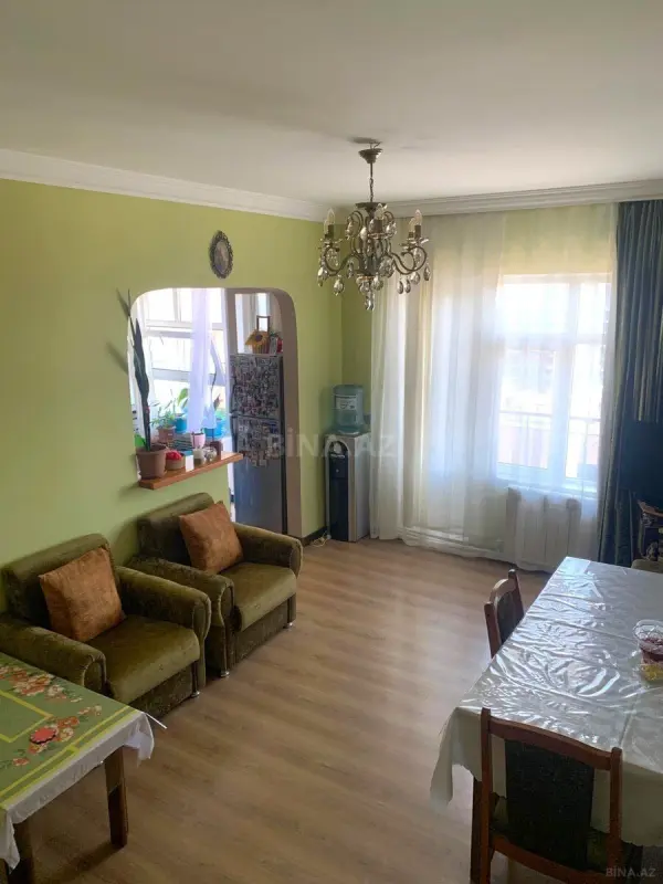 Satılır 5 otaqlı mənzil 120 m²