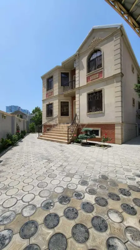 Kirayə verilir 9 otaqlı həyət evi 340 m²