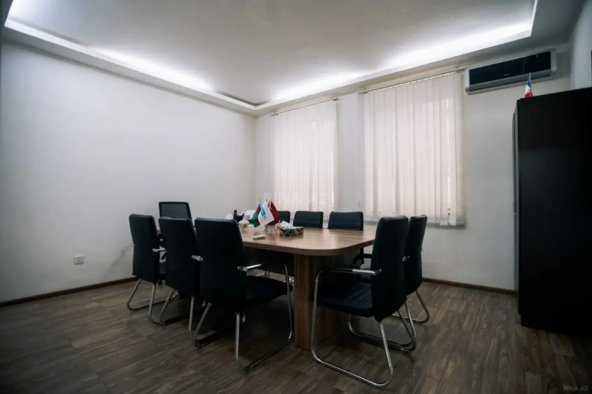 Kirayə verilir 3 otaqlı ofis 66 m²