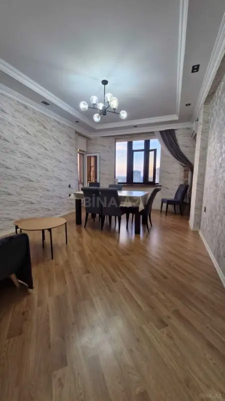 Satılır 3 otaqlı mənzil 101 m²