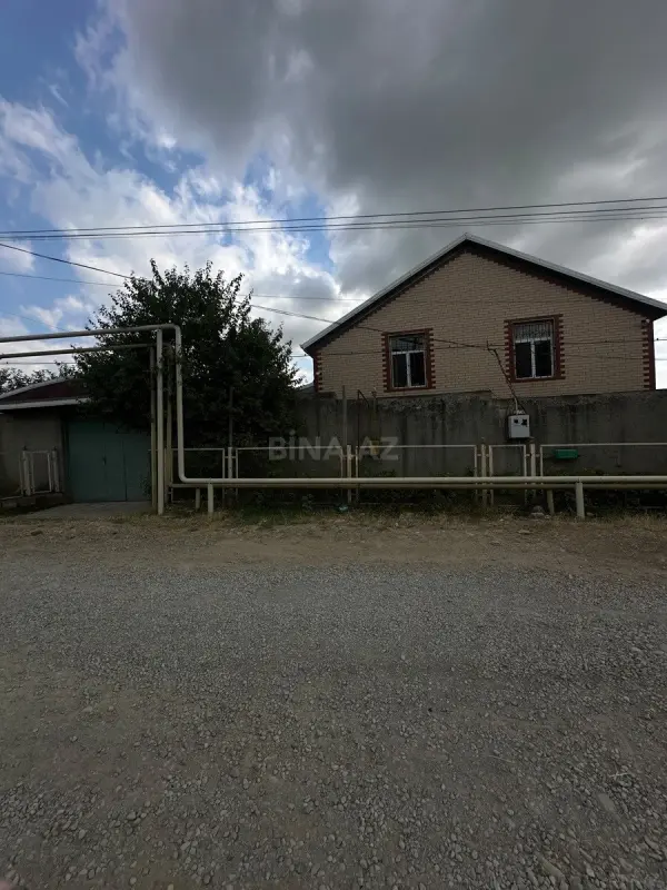 Satılır 6 otaqlı həyət evi 200 m²