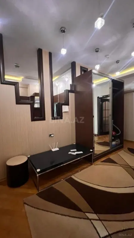 Kirayə verilir 3 otaqlı mənzil 145 m²