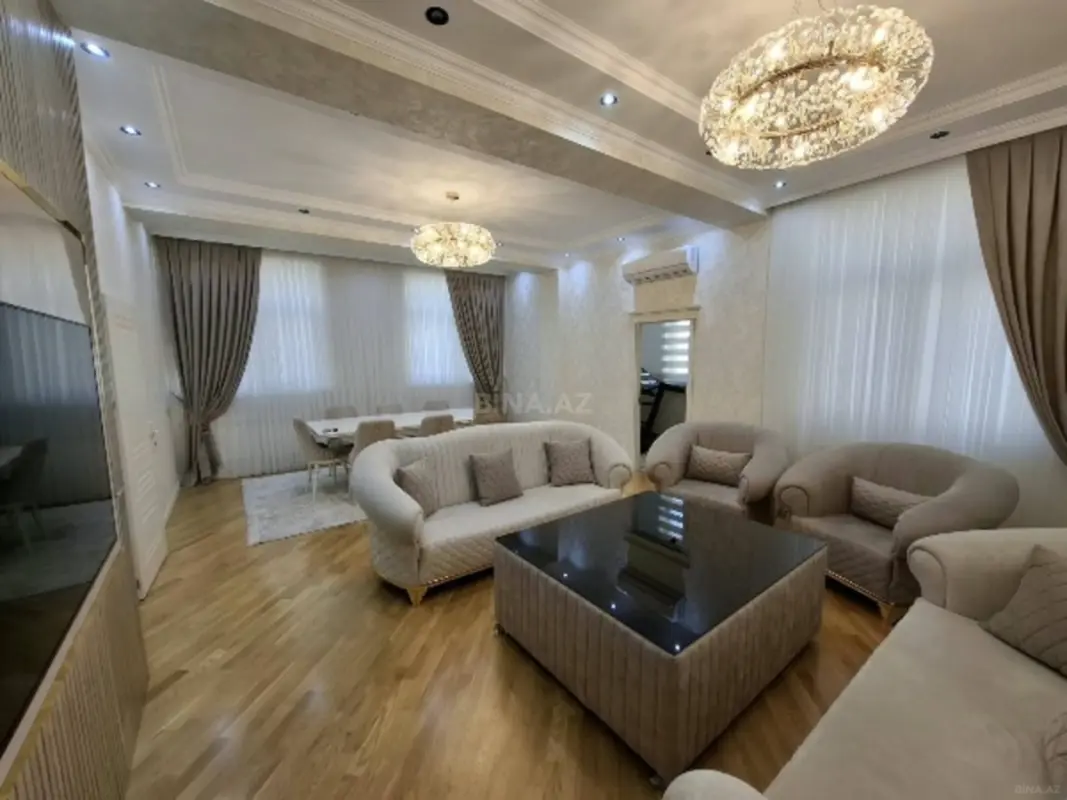 Satılır 4 otaqlı mənzil 150 m²