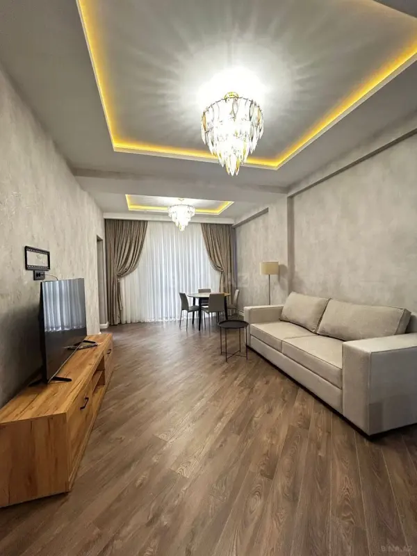 Kirayə verilir 2 otaqlı mənzil 80 m²